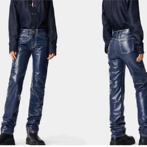 Eytys byxor - Säljer nu mina helt oanvända eytysbyxor med lapp kvar. (Lånade bilder) skriv för egna. Kan även byta mot en 28/30 eller 29/30 💕