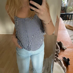 Randigt Linne - Randigt linne från hm. Storlek 38, knappt använd. 