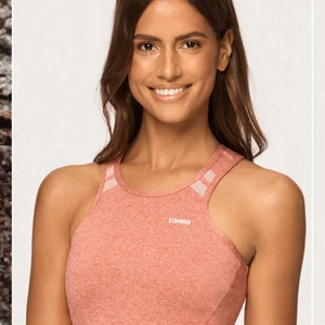 Stronger topp - Mycket bra skick inga märken och Stronger märket är kvar. Använd få gånger, tyvär är den för liten för mig. Köpt för 399kr BYTER PLAGG OCKSå!