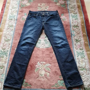 Åkta levis unisex  - I 