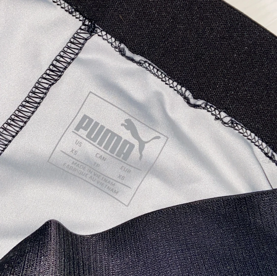 Puma träningsbyxor strl XS - 91