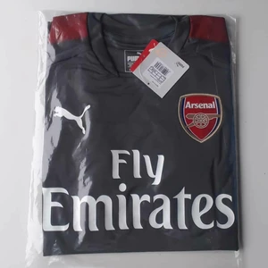 Arsenal Träningströja - En träningströja från Arsenal FC i storleken S