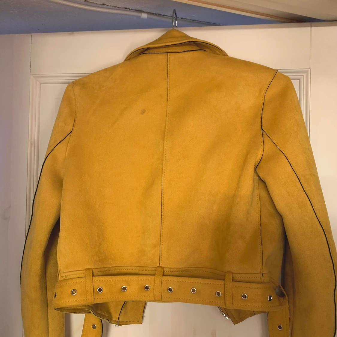 Gul mocka jacka - 90