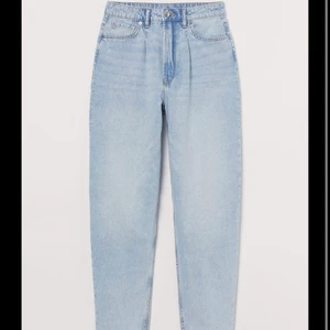 HELT NYA MED LAPPAR KVAR - Hm jeans som är helt oanvända med lappen kvar, skriv för fler bild ☺️