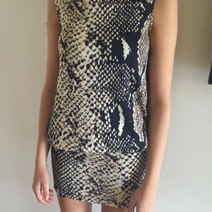 Klänning i Silkestrikå DVF - Några år på nacken men knappt använd. 