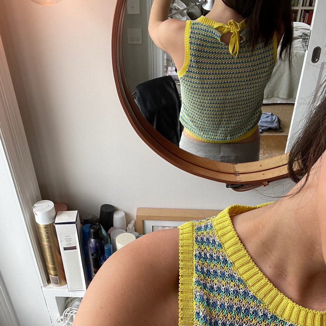 Färgglad tröja utan armar från mango - 90