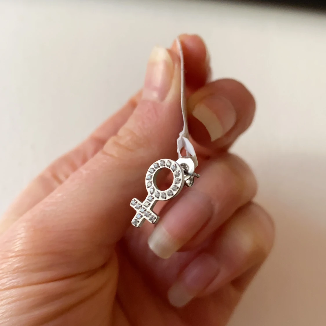 Kvinnosymbolen örhängen med strass  - 90