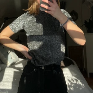 Glittertröja - Glittertröja från STAY! Använd 1 gng. 10kr+ frakt