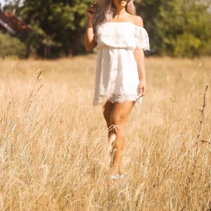 Klänning - Vit klänning passar till student