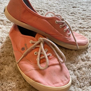 GANT - Tygskor från Gant, cerise storlek 37💗 Jättefint skick, köpare står för frakt-66kr spårbart med postnord.