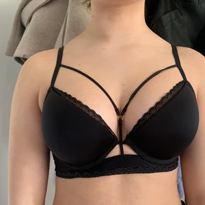 Bh, storlek 75B - En fin bh som bara är använd för bilden. i storlek 75B🥰 kan mötas runt om i Kungälv ❤️