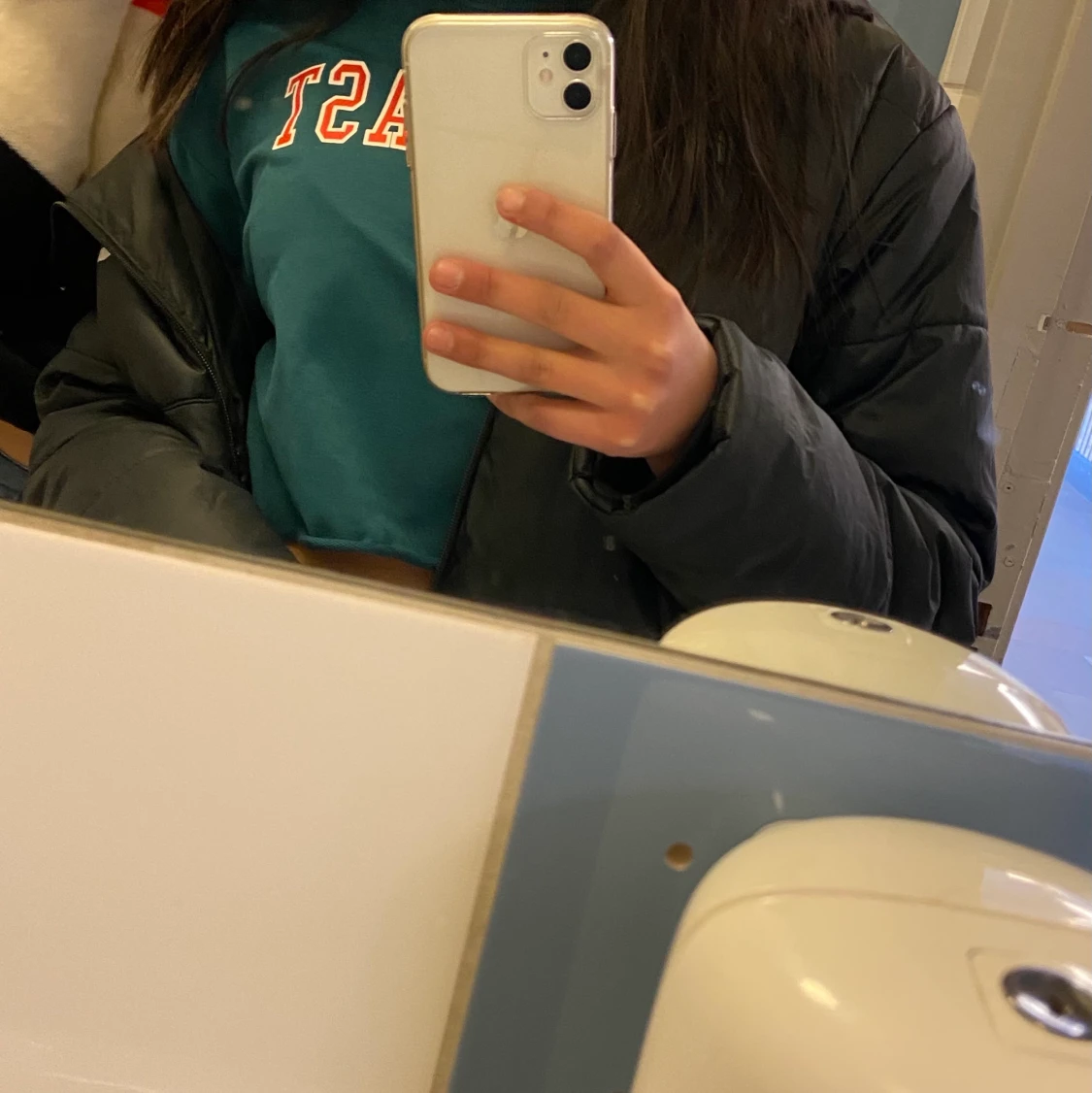 Grön collegetröja med tryck