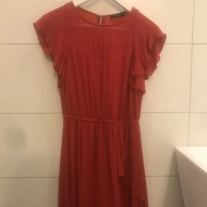 Klänning från NAKD - Klänning från NAKD köpt för ca 2 år sedan. Använd endast en gång!