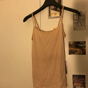 Beige linne  - Ett basic linne i storlek s. Aldrig använd. Köpare står för frakt💕