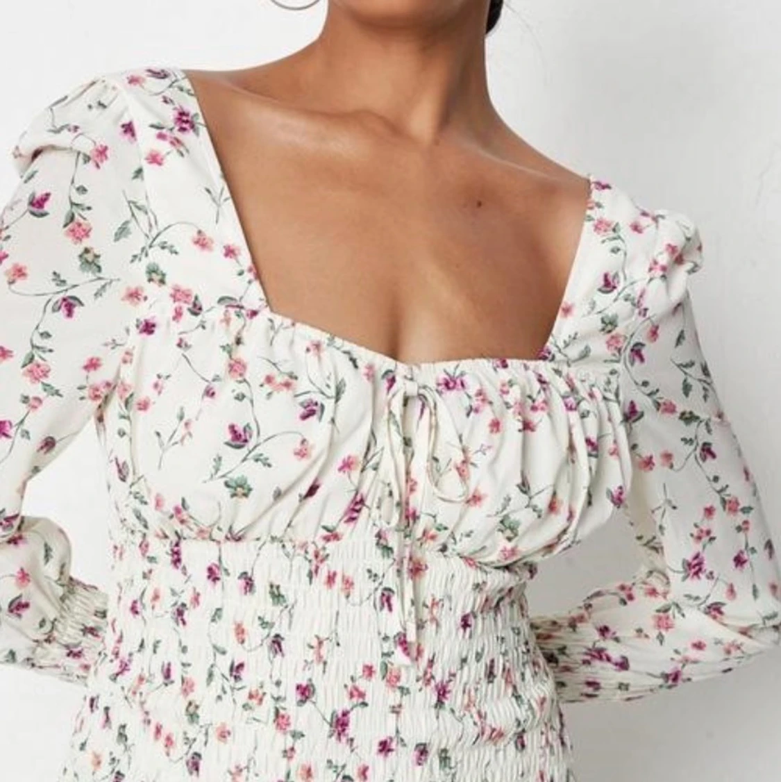 Blommig klänning  - 90