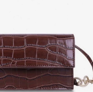 Väska från Zaful - En snygg brun väska från Zaful, oanvänd.