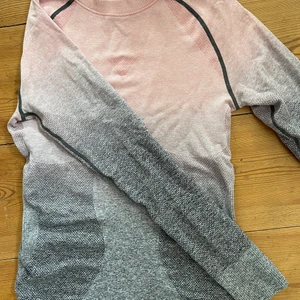 Gymshark  - Träningströja storlek s 