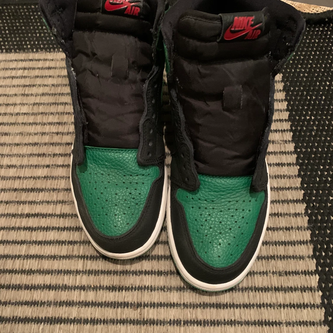 Jordan 1 High Pine Green  - 90