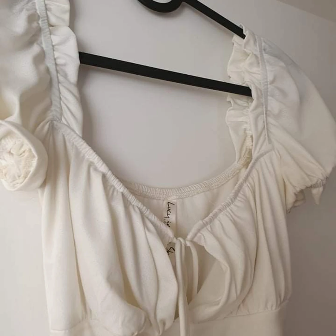 En vit klänning från LUCY IN THE SKY LA - 91