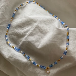 Halsband  - Frakt ingår i priset💙✨✨ kolla gärna in min profil för massa mer fina smycken💓