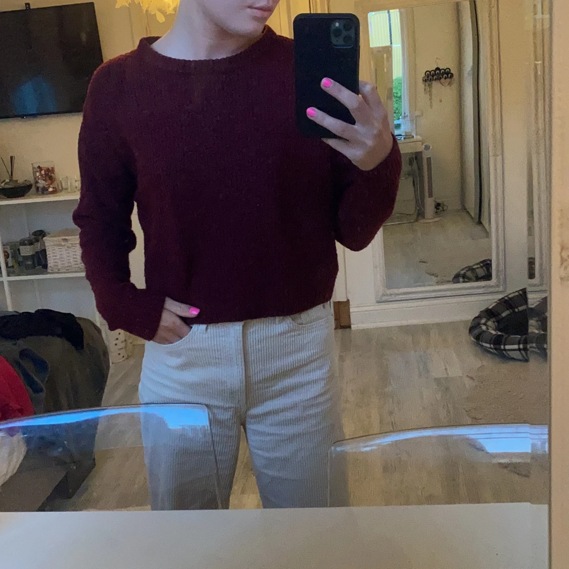 Vinröd ”stickad” tröja