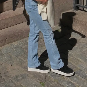 Skor 38 - Skor från vero Moda (modell VMKELLA) storlek 38, använda 2 gånger säljer pga för små  nypris: 749k