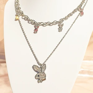 GIVE AWAY  - GIVE AWAY PÅ MIN INSTAGRAM @bgmbeautycosmetics, info ni behöver att kunna delta finns på min insta.  VINNAREN kolla får ett playboy necklace set.🤩  LYCKA TILL 🥰