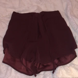 HM  sommar shorts  - Oanvända shorts som funkar perfekt till sommaren!