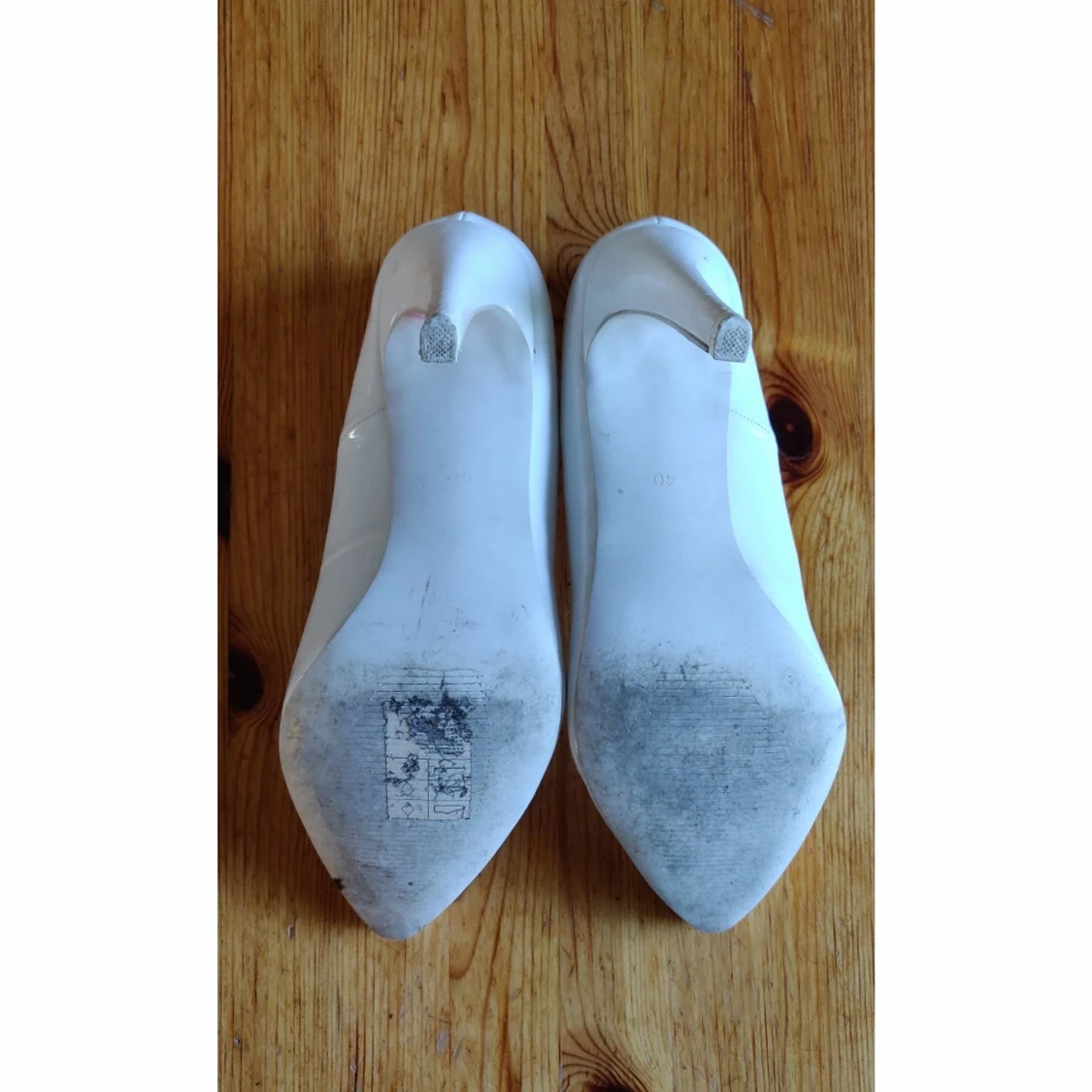 Vita klackskor i lack - 91