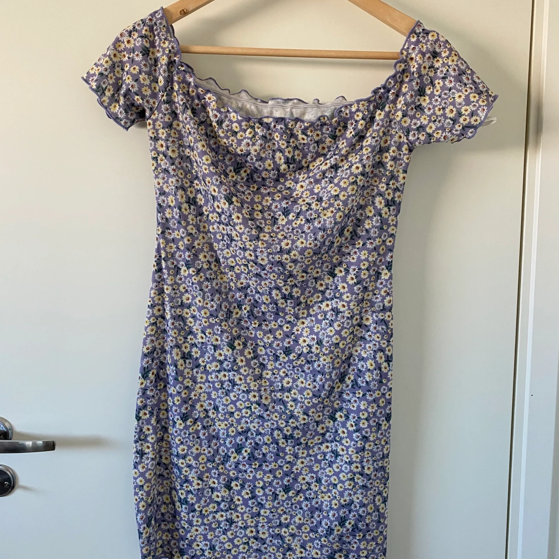 Blommig off shoulder dress - 90