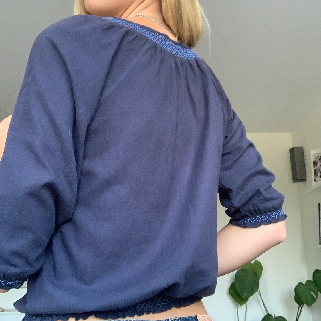 Söt blus med brodering - 91