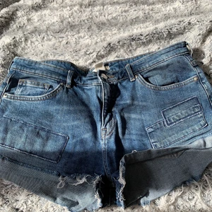 Blå Jeans shorts  - Fina jeans shorts som jag aldrig har använt 