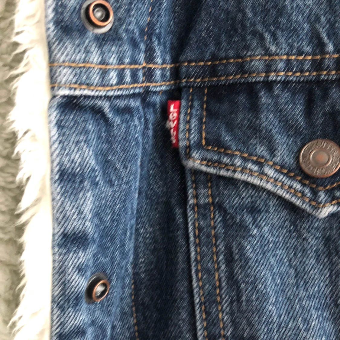 Levi’s demin jacket with fur  - 91