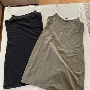 Klänningar 2st - Två klänningar strl Large men små i storleken 