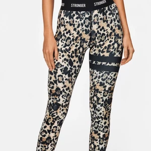 Stronger tights  - Dessa stronger tights har jag använt mycket, men dom är inte trasiga eller något. Dom är i bra skick. Nypris är 899kr. Köparen står för frakt