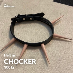 Chocker  - Helt ny! Oanvänd! Svart med rosa nitar 