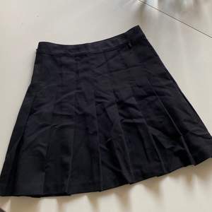 Ny tennis kjol i stl 34 köpt från H&M :)