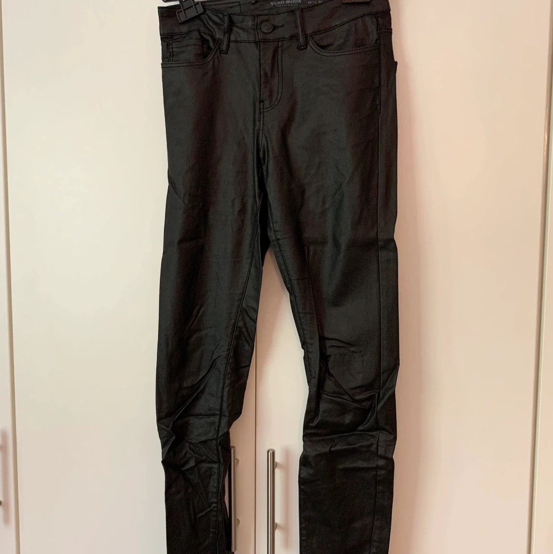 Svarta skinnbyxor - 90