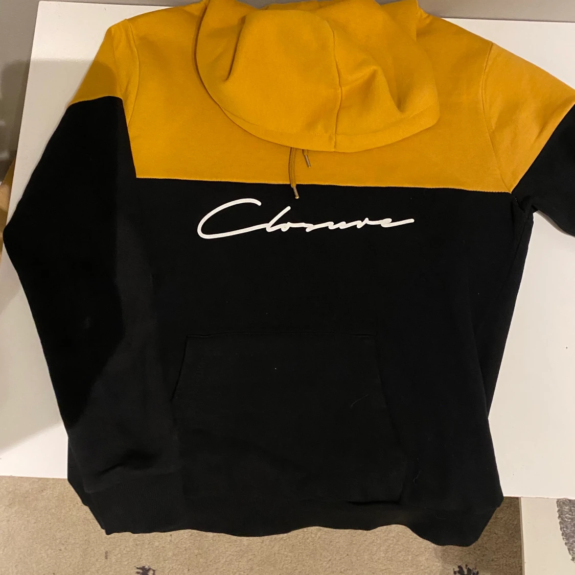 Hoodie, svart-gul - 90