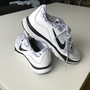 Nike sneakers, vit/svart,  Strl:36 - Nike sneakers, vit/svart, Strl:36