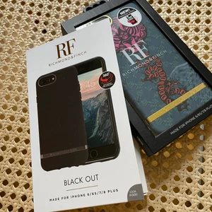 SKAL RICHMOND & FINCH - För iPhone 8 Plus. Aldrig använda, kvar i fodral! 150kr st ✨✨