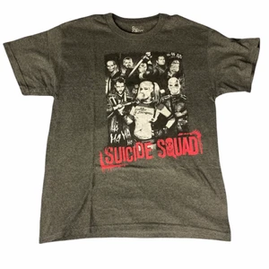 T-shirt  - Kolla gärna in mina andra annonser, erbjuder alltid samfrakt och mängdrabatt❣️😁