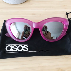 Solglasögon  - Helt oanvända. 