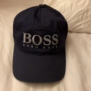Snygg hugo boss keps - Grymt snygg. Inga fel på den
