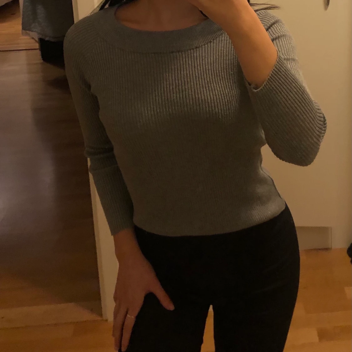 Stickad grå tröja  - 91