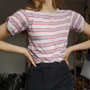 Randig t-shirt från Topshop❤️ - Randig t-shirt från Topshop i storlek 34💕
