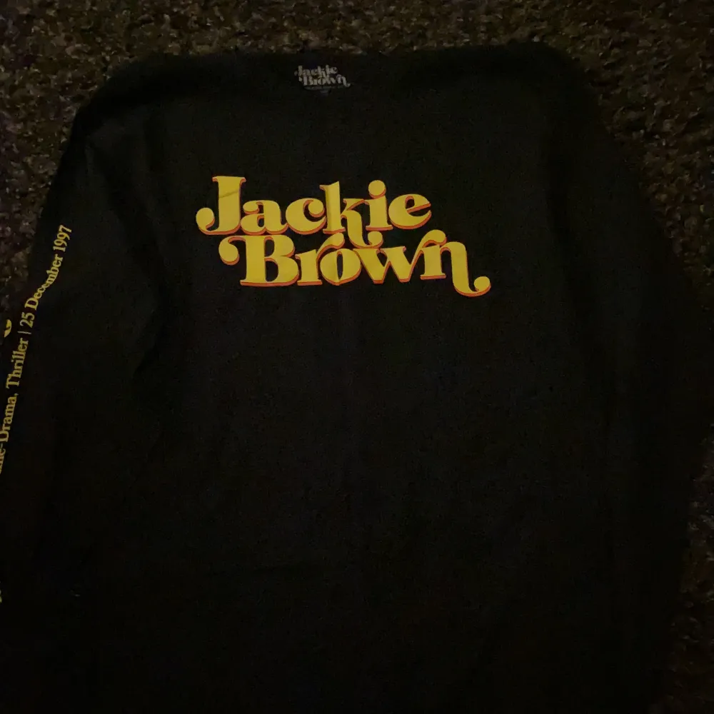 Jackie Brown långärmad tröja i storlek M, använd 2-3 gånger . Tröjor & Koftor.