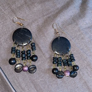 Öronhänge - Köpt för något år sedan, aldrig använda bara för bilden.