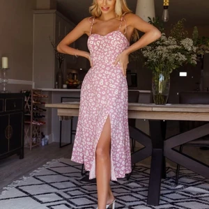 Klänning  - Storlek M. Fin sommarklänning💛