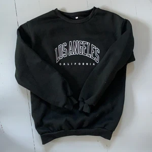 Los Angeles sweatshirt - Säljer denna coola tröja köpt på Shein. Storlek XS.